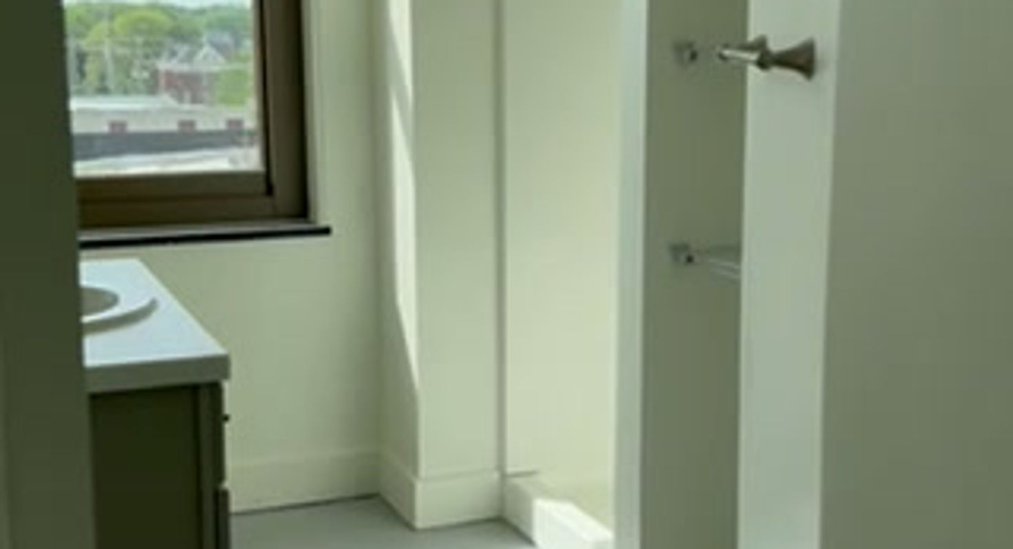 UNIT I | 1 Bed / 1 Bath